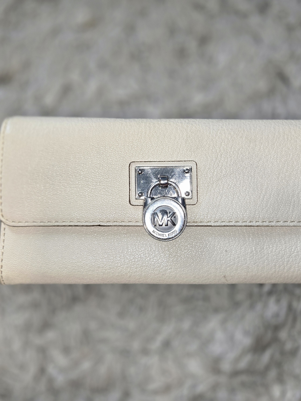 Michael Kors Hamilton Creme Colored Wallet